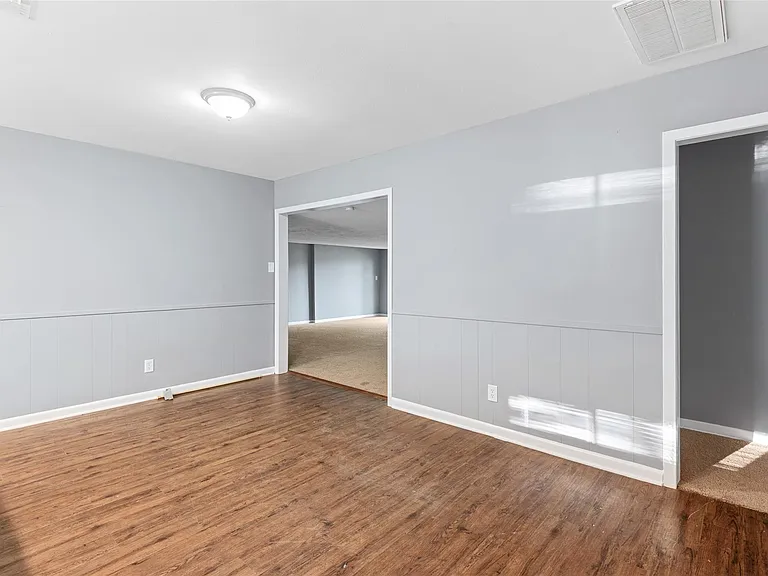 10502 Royal Oaks Dr — Photo 10