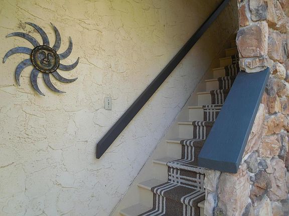 3rd image of 152 Oak Knoll Cir
