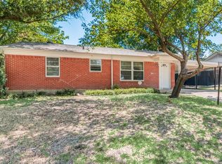1412 Woodcrest Dr, Mesquite, TX 75149