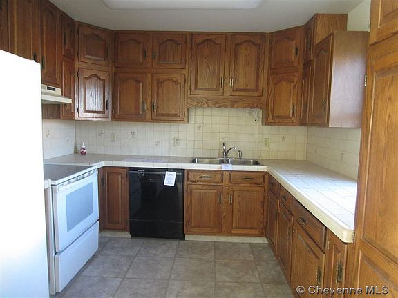 3rd image of 1567 N 9th St
