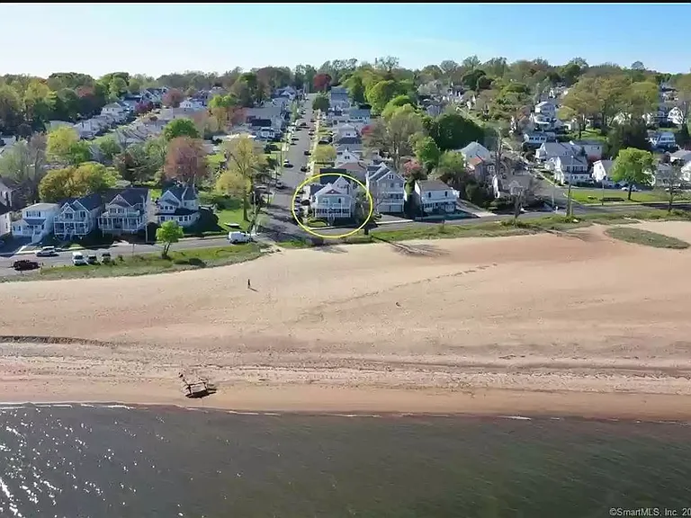 Beachfront property on Seabluff Beach, walking distance to the boardwalk.