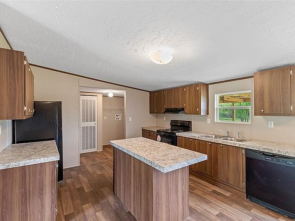 2nd image of 125 Driftwood Ln