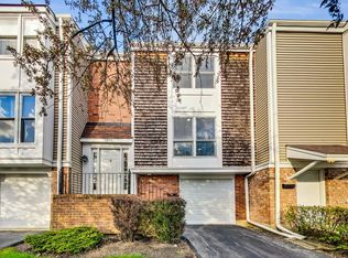 1895 Williamsburg Dr, Hoffman Estates, IL 60169
