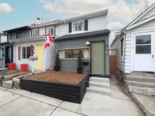 53 Craven Rd, Toronto, ON M4L 2Z4