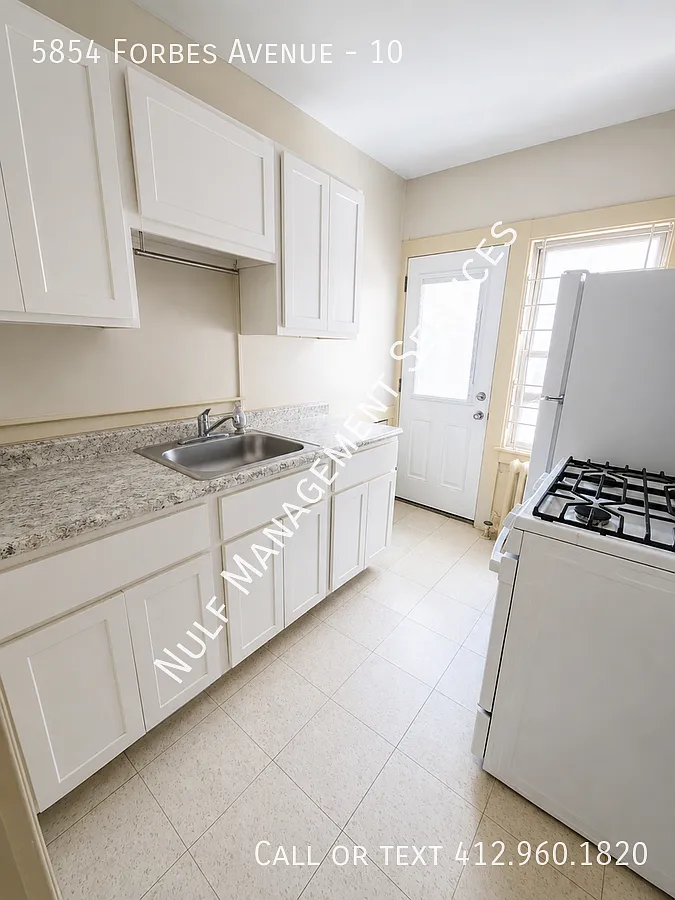 1 bed, 1 bath in Squirrel Hill — Photo 2