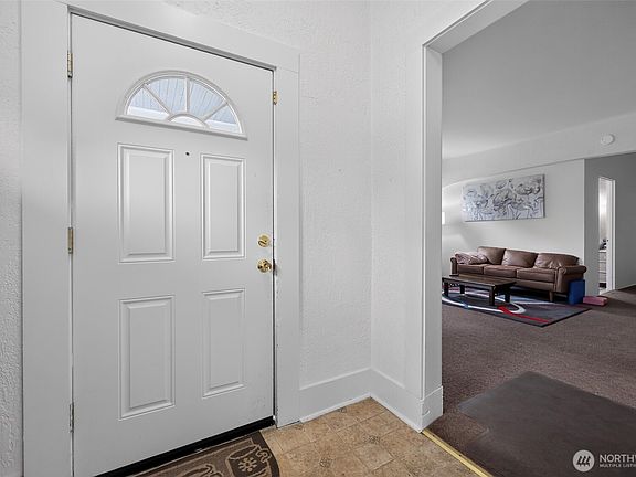 4th image of 1019 Duryea Street