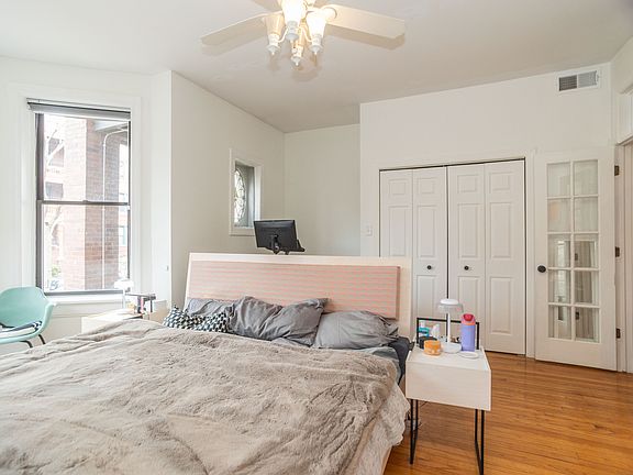 4th image of 829 W Lakeside Pl #1W