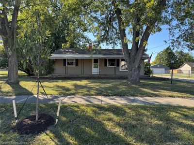 37257 Dundee St, Sterling Heights, MI, 48310