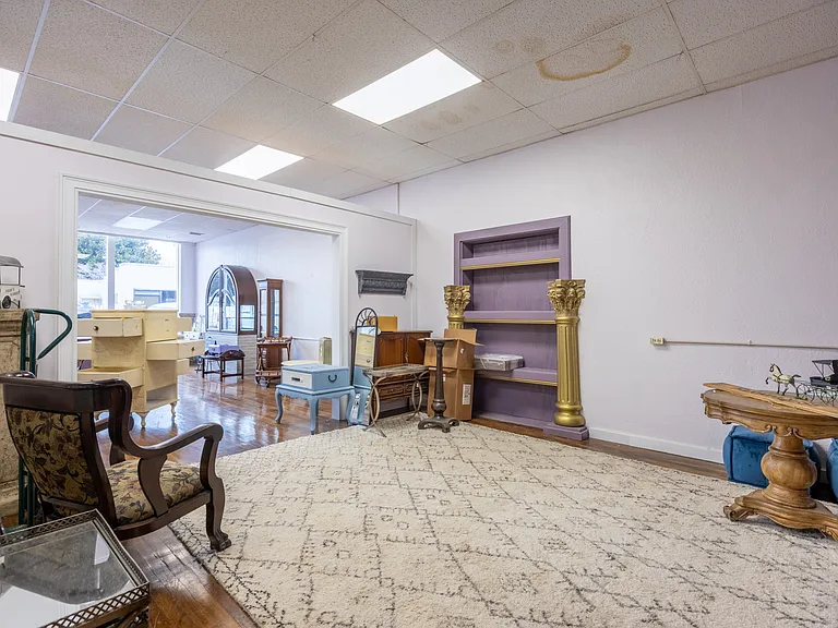 205 Washington Ave — Photo 2