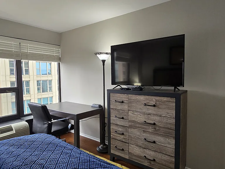 30 E Huron St — Photo 17