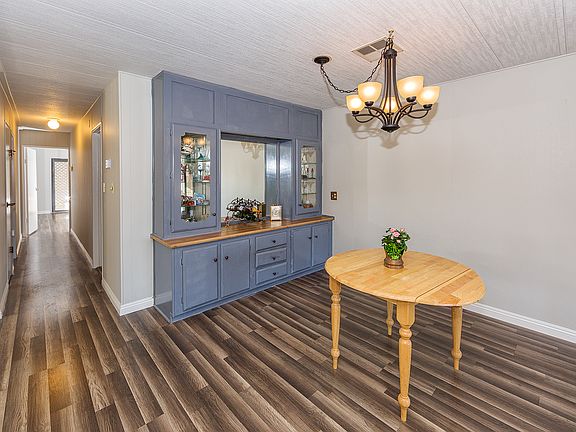 4th image of 68 Poinsettia Gardens Dr