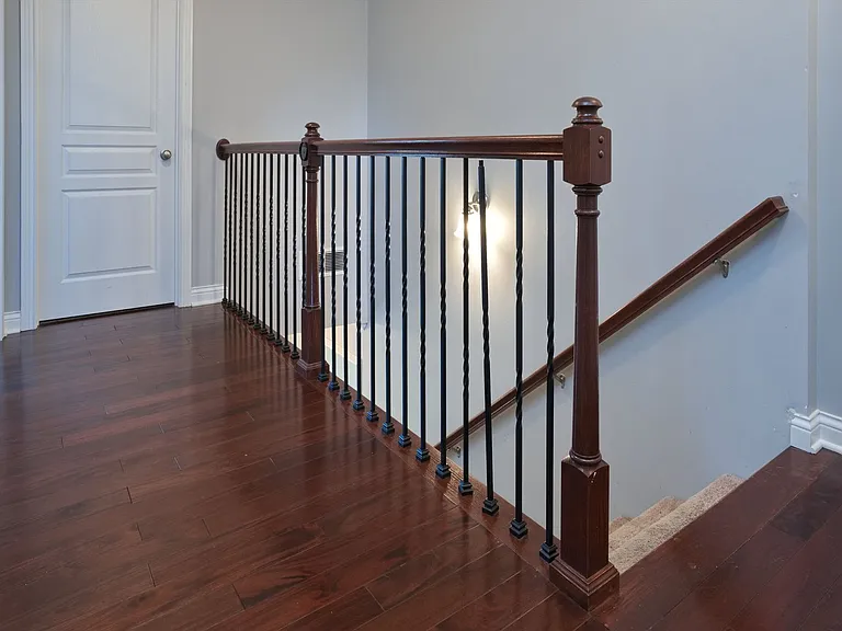 430 Knox Ave — Photo 32