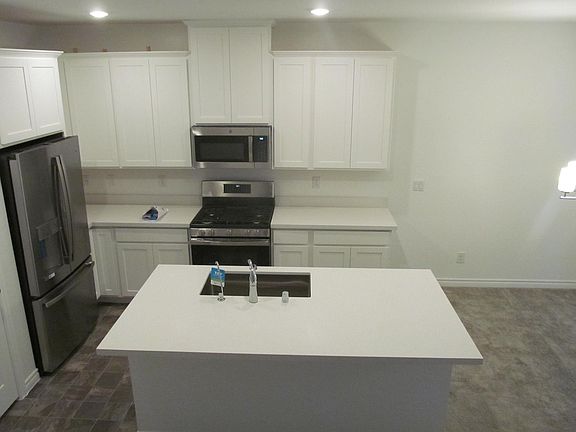 4th image of 25 Barbara Ln #75