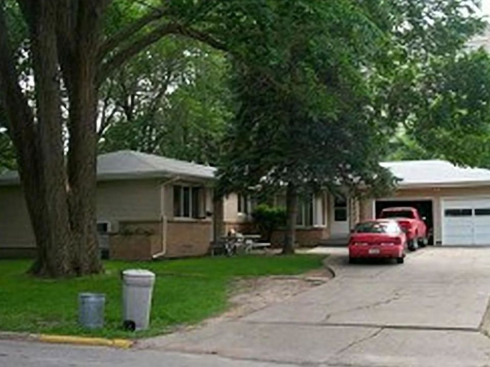 1st image of 711 Stanton Ave