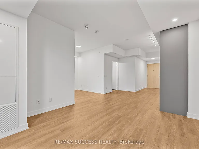 181 Sheppard Ave E #718 — Photo 20