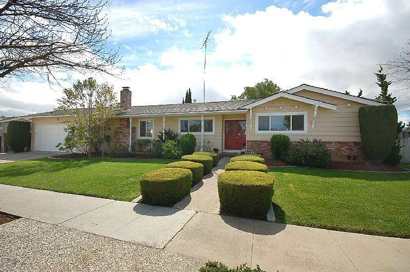1st image of 19730 Merritt Dr