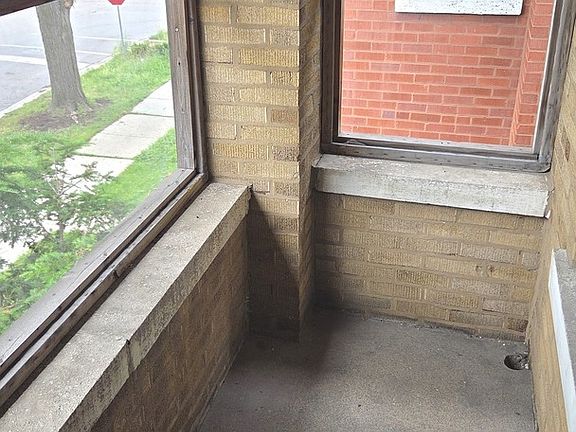 3rd image of 4307 S Sawyer Ave
