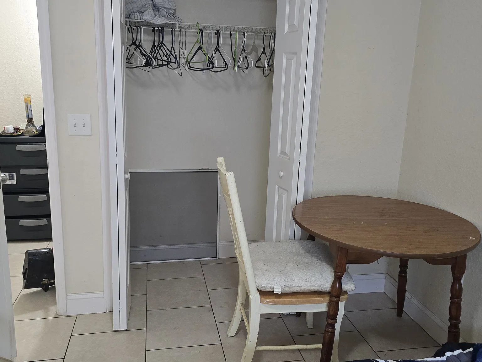 3 bed, 1228 sqft, $800 — Photo 2