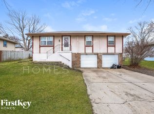 2217 SW Keystone Dr, Blue Springs, MO 64014