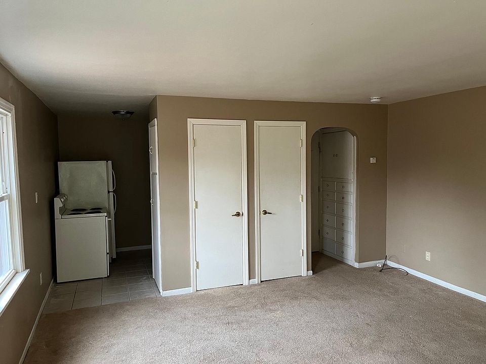 1st image of 4305 Chester Dr #2