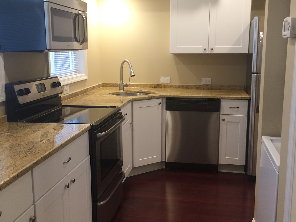 2nd image of 50 Rochester Pl #22