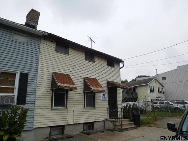 1st image of 213 Livingston Ave