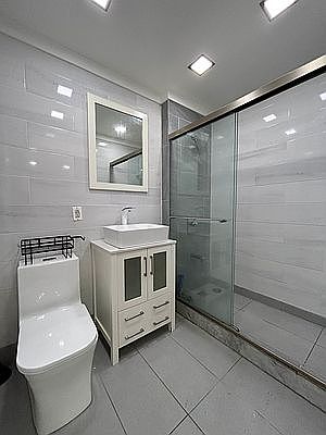 4th image of 132 15th St APT 1