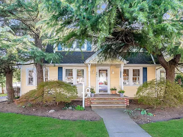 36 Hilbert Street, Hempstead, NY 11550