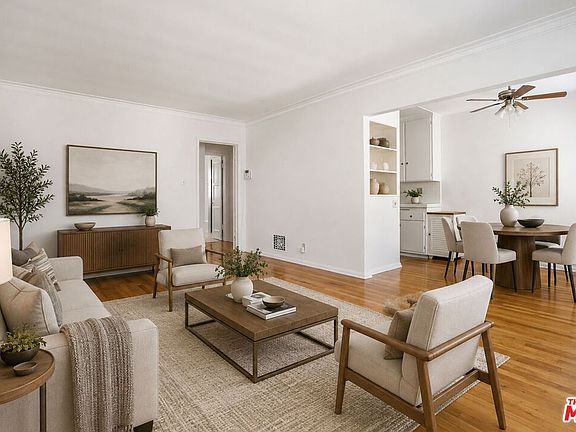 2nd image of 8551 Holloway Dr #3/4