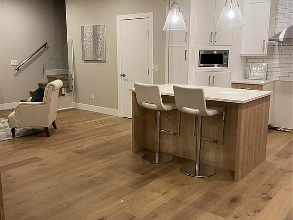 5th image of 887 Morrison Ave #3
