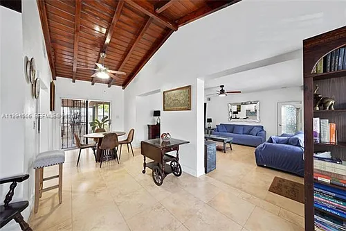 2834 SW 33rd Ave Photo 1