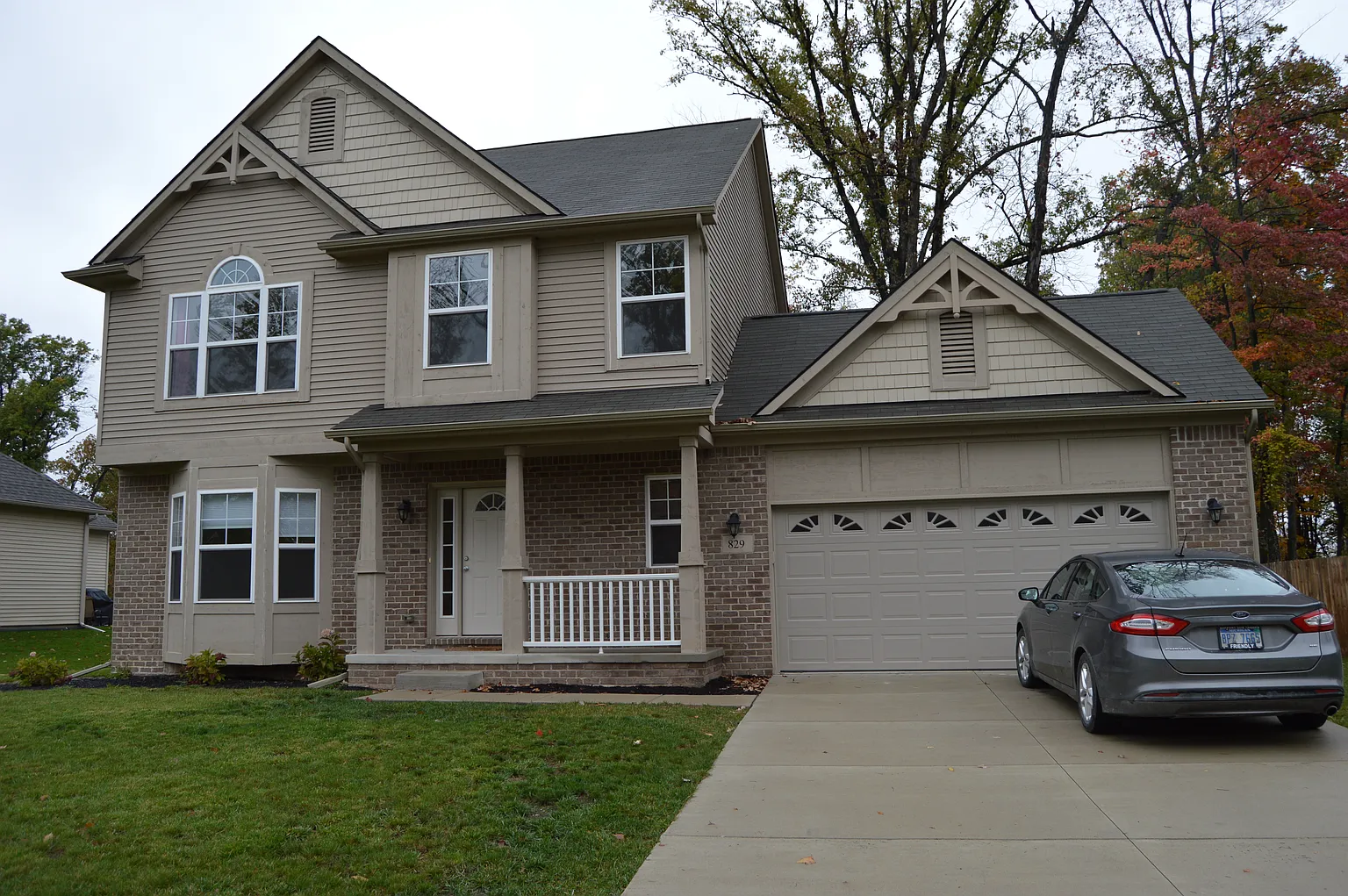 829 Bradford Dr photo 1