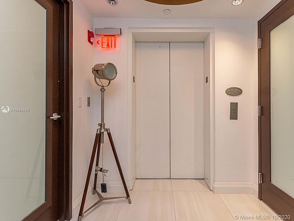 2nd image of 2845 NE 9th St APT 806