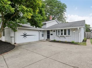 4323 Plumwood Dr, North Olmsted, OH 44070