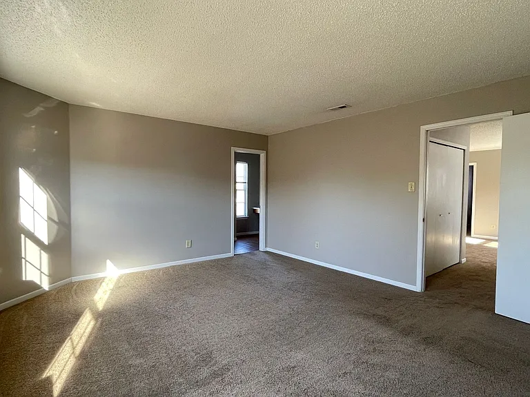 4113 Doten Dr — Photo 16