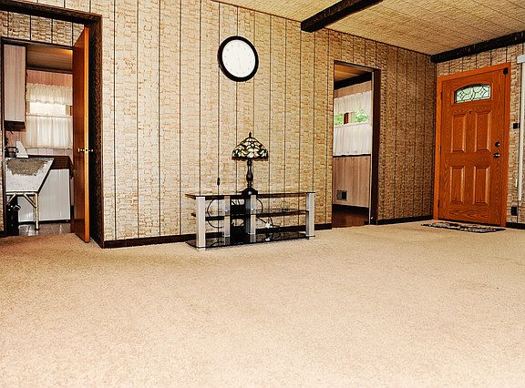 3rd image of 8821 S Sproat Ave