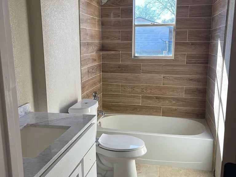 913 S 25th St — Photo 5