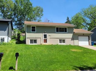 807 N 5th St, Le Claire, IA