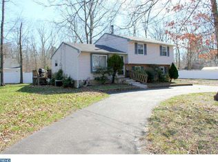 2717 Lakeside Dr, Williamstown, NJ 08094