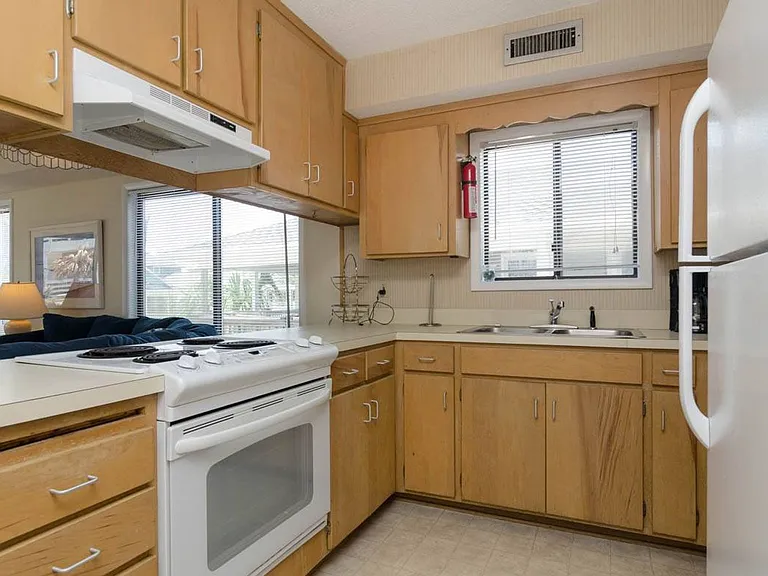 13 E Henderson St #1 — Photo 10