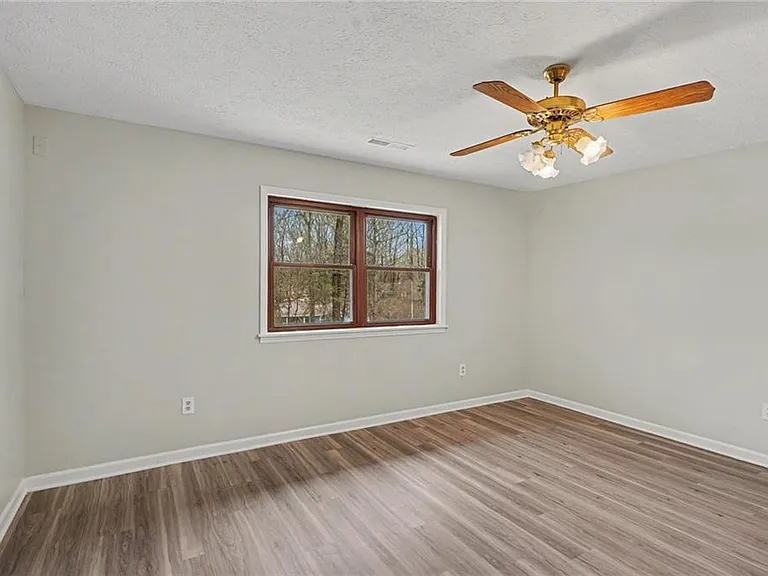 10 Gentry Dr — Photo 18