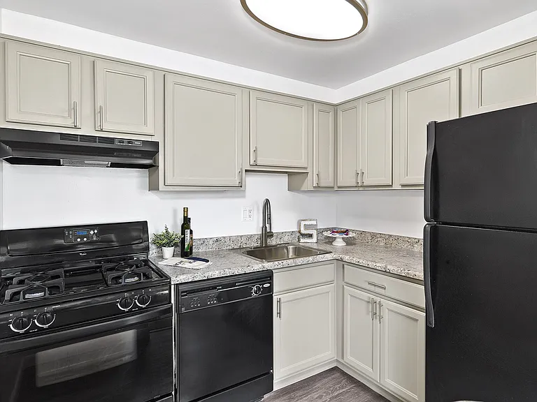 Seven Springs Apartments — Photo 47