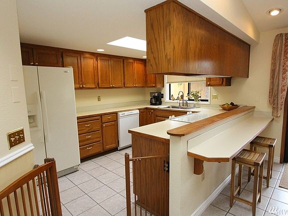 5th image of 12718 48th Ave NE