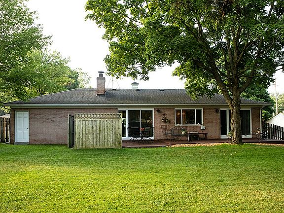 4th image of 2777 Northville Dr NE