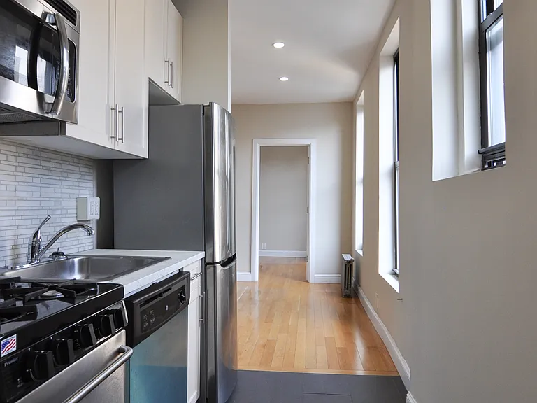 225 Central Park N #67 — Photo 3