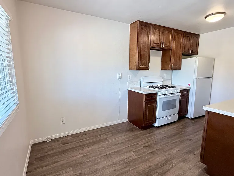 1457 Holly Ave #D — Photo 6