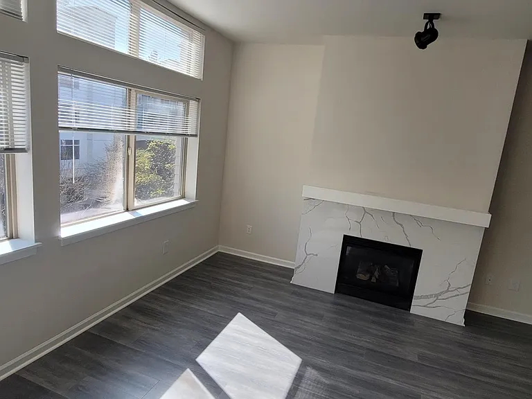 Main Place Apartments — Photo 18