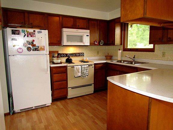 5th image of 13805 E 32nd Ave