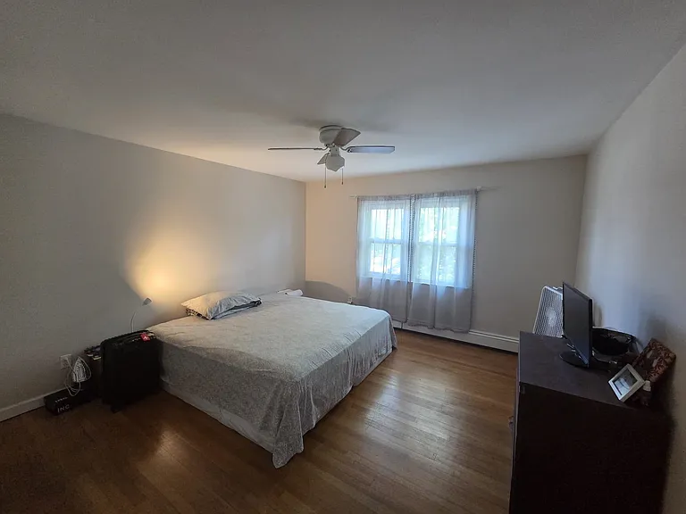 360 New York Ave #2 — Photo 9