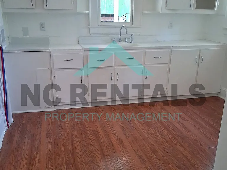 806 Long Ave — Photo 3